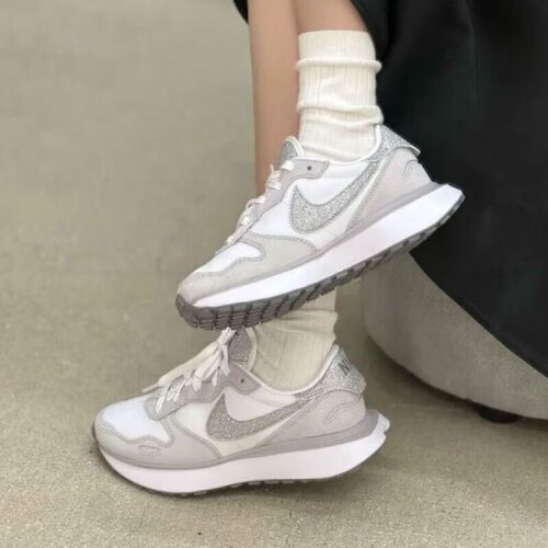 耐克Nike女子舒适低帮轻便百搭缓震休闲运动跑步鞋HQ3463-191