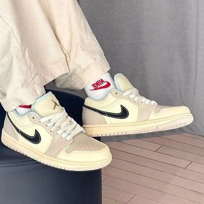 NIKE耐克JORDANAJ1女子轻便耐磨百搭休闲板鞋HQ3440-101