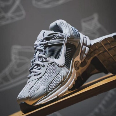 Nike耐克男鞋复古老爹鞋VOMERO 5训练健身运动跑步鞋FJ4151-003