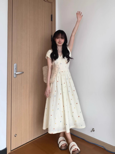ms甜设计感甜美芭蕾海边出游七夕约会穿搭碎花长裙显瘦连衣裙末末
