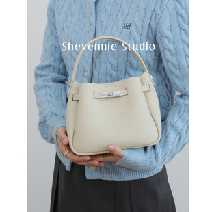 Shevennie2026花瓣 通勤头层牛皮水桶包云朵包小号凯莉包手提斜垮