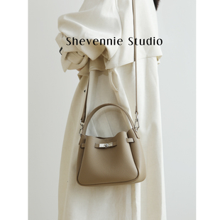 Shevennie2026花瓣 通勤头层牛皮水桶包云朵包小号凯莉包手提斜垮
