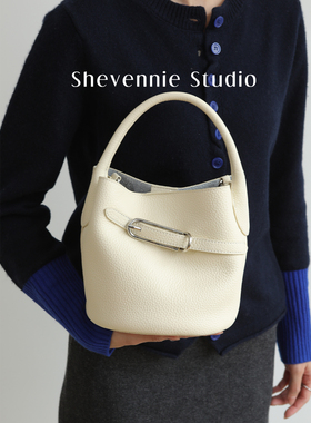Shevennie2026新小众设计头层牛皮金属扣手提水桶包托特包菜篮子