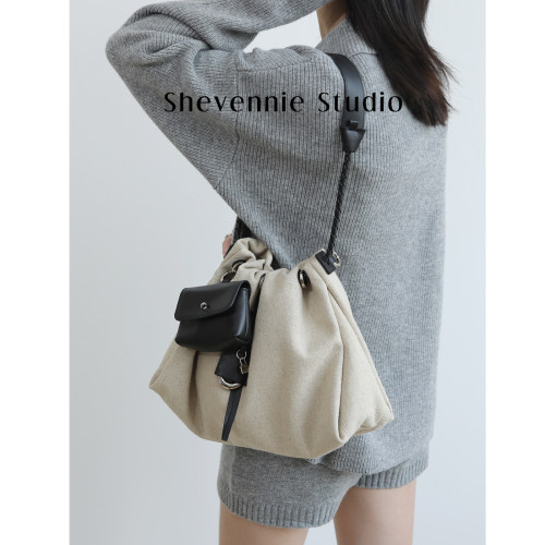 shevennie2026春夏新 亚麻布头层牛皮福袋包手提抽绳水桶包云朵包