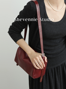 Shevennie2026春 极简风真皮油蜡皮单肩斜挎包质感HOBO包枕头包