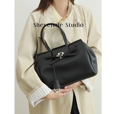 Shevennie长期主义真皮托特包