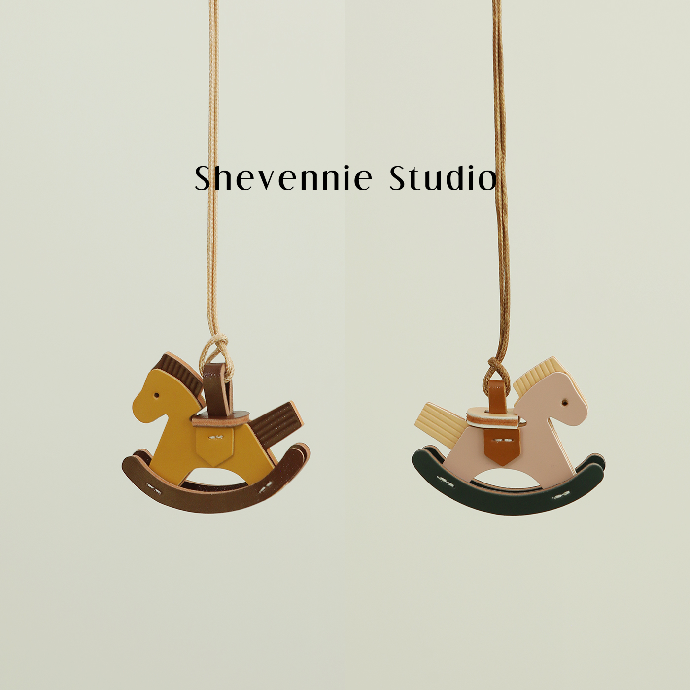 Shevennie撞色小马包挂件