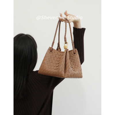 复古小众设计大容量斜垮包