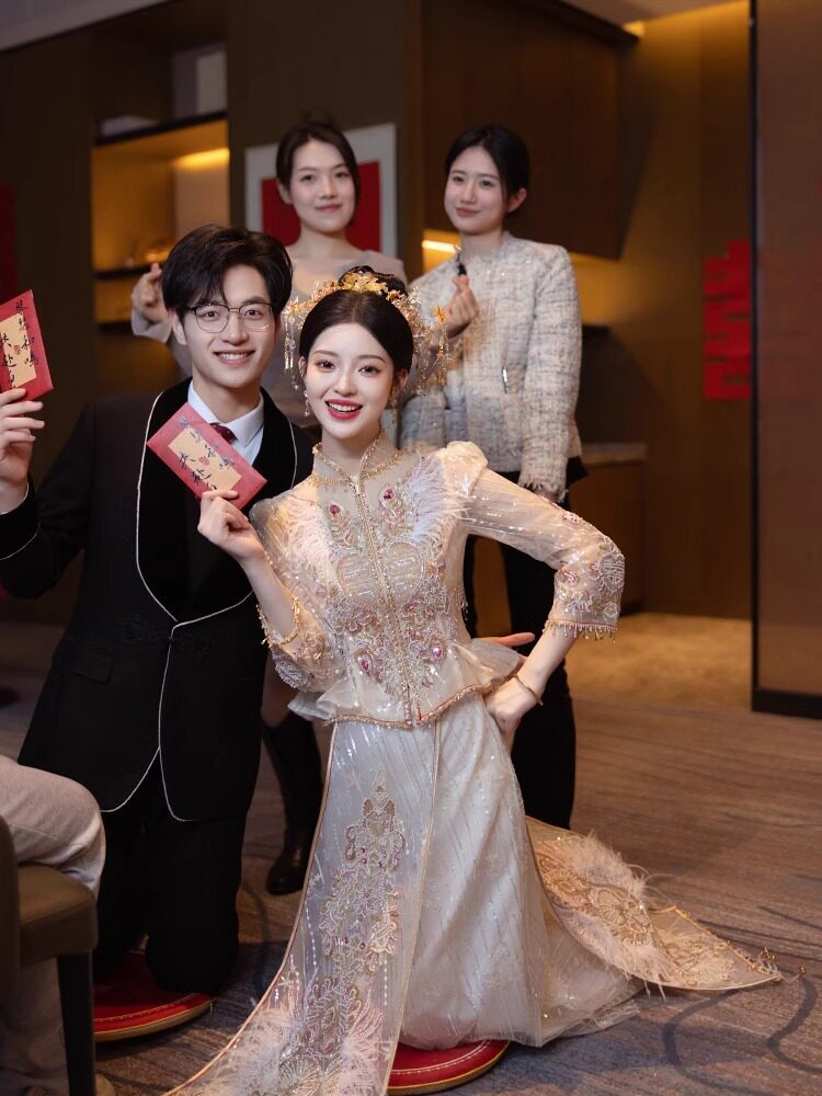 샴페인 컬러 XIUHE 웨딩 드레스 2024 새로운 여름 얇은 대형 지방 MM 하이 엔드 황금 웨딩 드레스 여름 결혼식