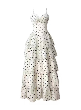 现货“罗马假日”法式度假温柔波点收腰显瘦时尚吊带连衣裙蛋糕裙