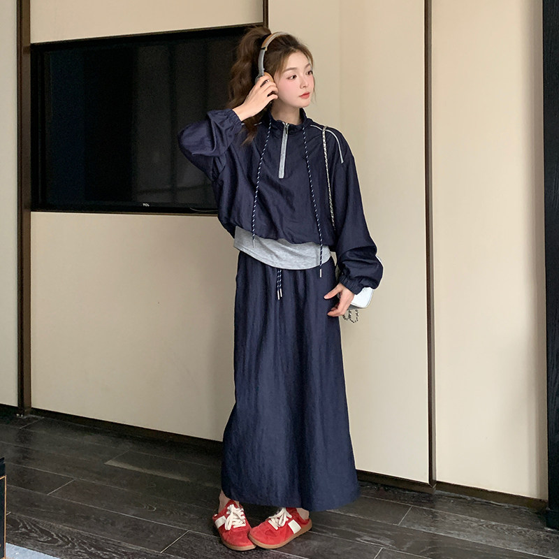 深蓝色慵懒运动风一整套穿搭女2025春季新款假两件上衣半身裙套装,女装套装/套裙,Yologo