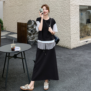 灰色假两件薄款短袖卫衣T恤套装裙女夏2025新款爆款半身裙两件套图片