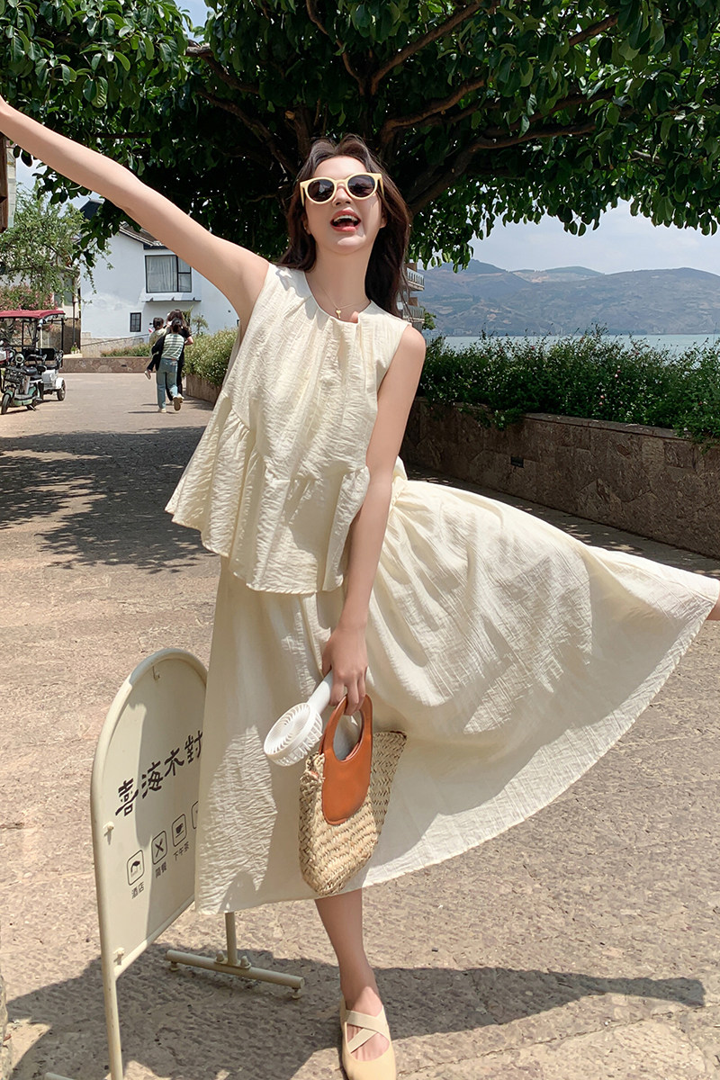 杏色假两件连衣裙夏女2025新款法式复古显瘦松弛感长款过膝背心裙,女装连衣裙,Yologo