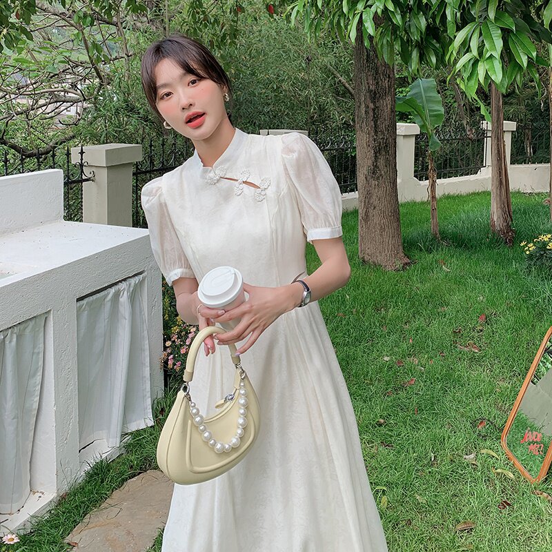 法式复古泡泡袖米白色连衣裙女夏2025新款高级感温柔气质收腰长裙，女装连衣裙，Yologo