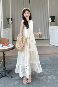 蕾丝拼接碎花无袖连衣裙女夏2025新款设计感温柔风小清新背心裙图片