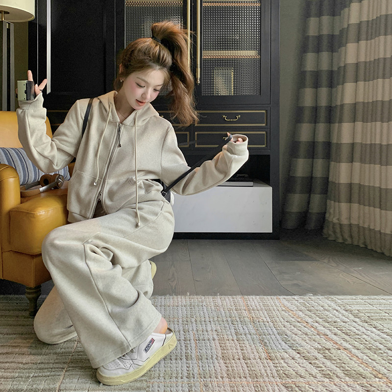 早春韩系穿搭运动服套装女2025新款奶fufu慵懒休闲连帽卫衣两件套,女装套装/套裙,Yologo