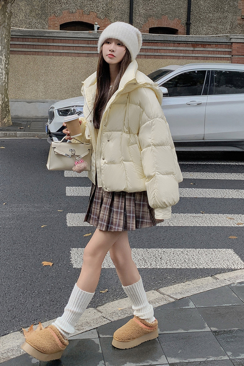 淡黄色连帽羽绒服女2024冬季新款韩版加厚小个子90白鸭绒面包服潮,女装羽绒服,Yologo