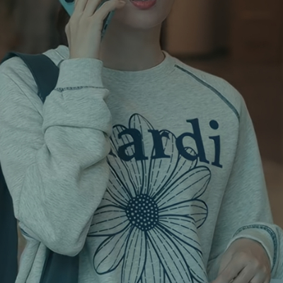 卫衣短款女新款2025爆款时尚洋气上衣女装四喜童谣沈明珠同款衣服