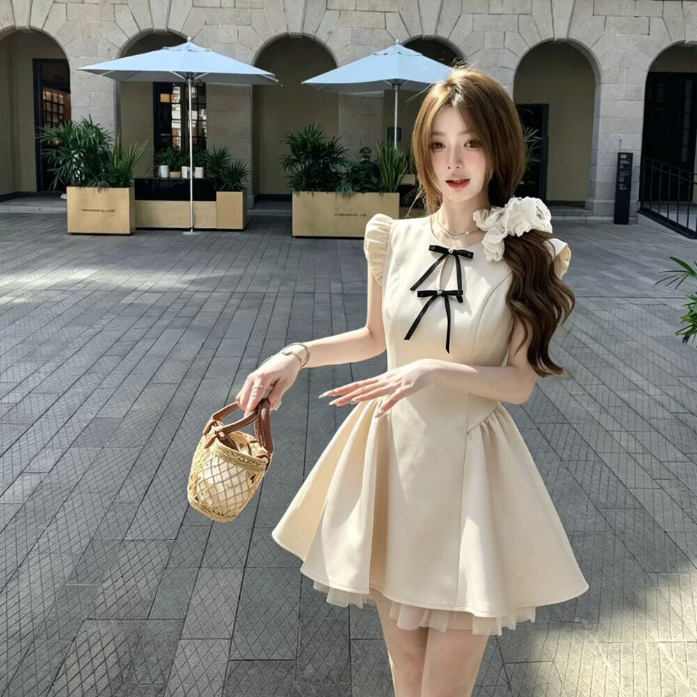 美姿2026夏季新款女纯欲甜美少女气质蝴蝶结小飞袖设计感连衣裙潮