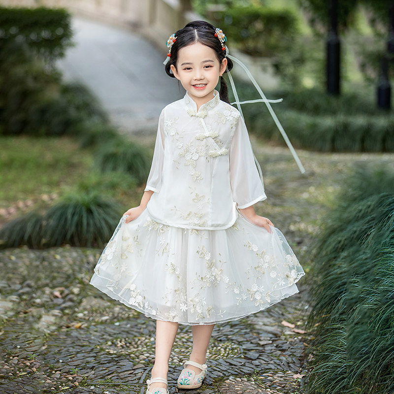 2023年夏季纯色中袖汉服两件套