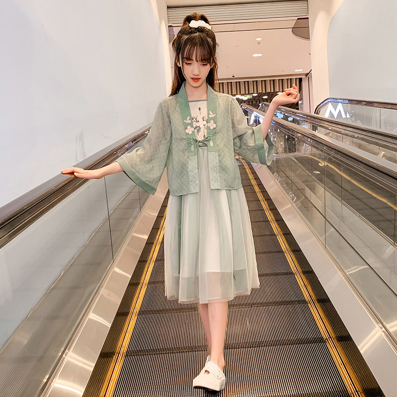 2022年夏季女童绣花披肩汉服