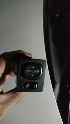 84870-02220适用于丰田卡罗拉后视镜调节开关