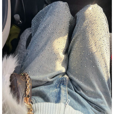 浅色阔腿镶钻牛仔裤加绒