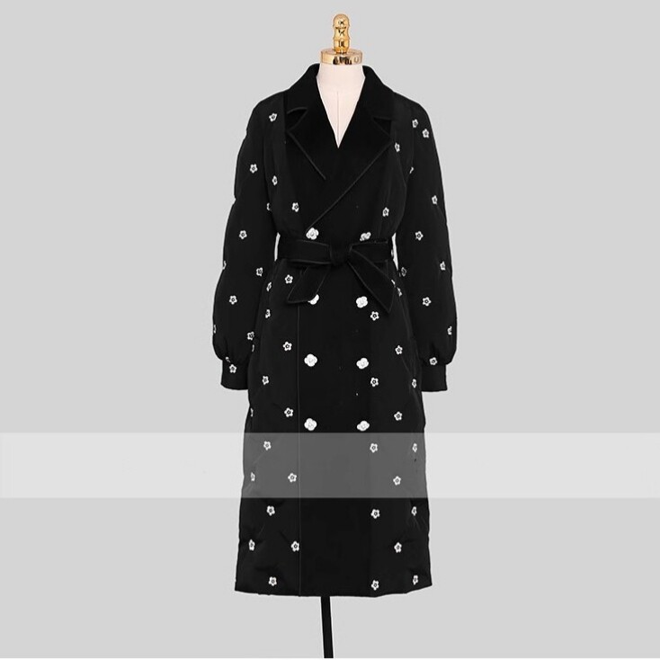 冬季气质时尚感双面呢拼接中长款黑色绣花白鸭绒羽绒服外套女