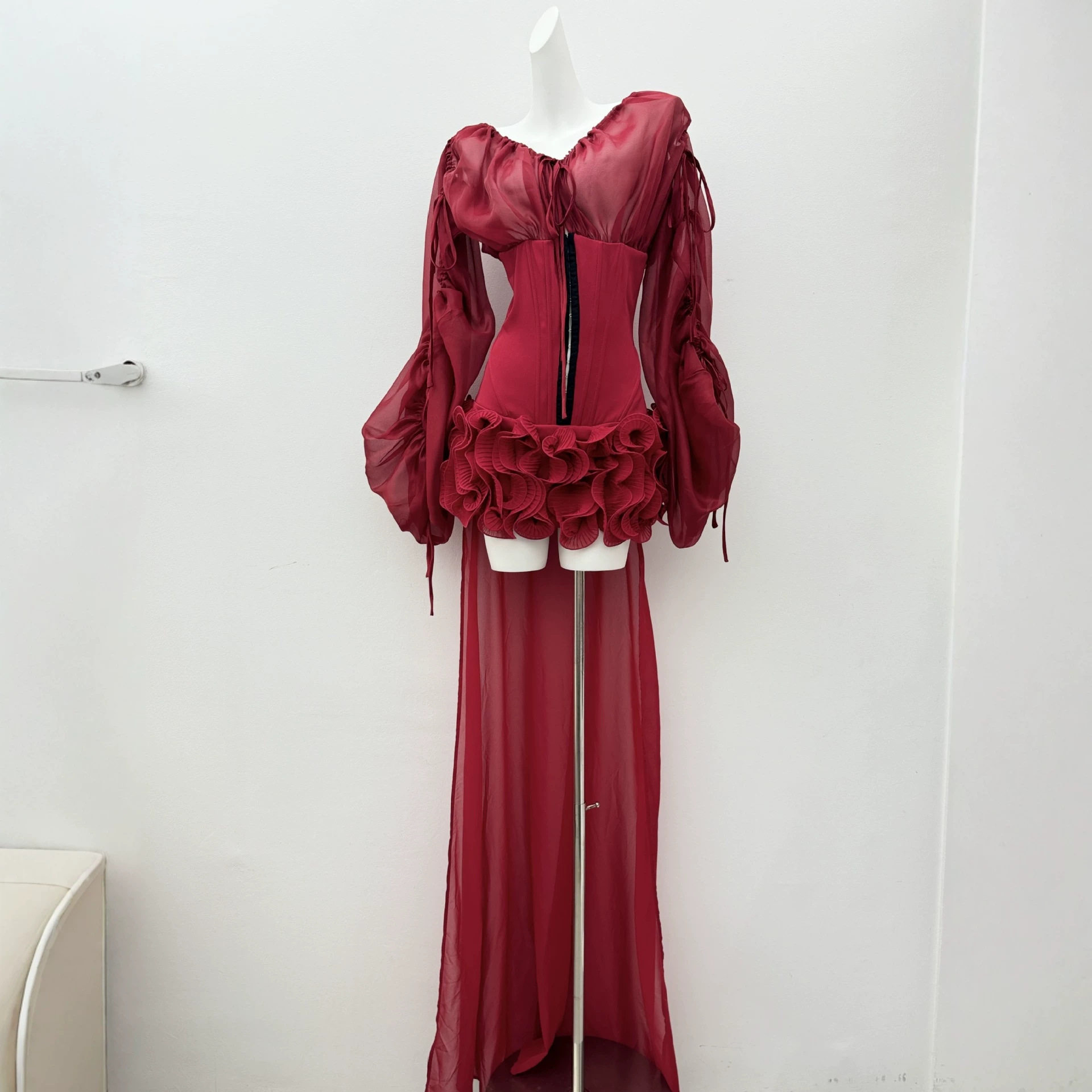 两穿越南设计师抹胸褶皱一字肩修身包臀拖尾连衣裙女礼服长裙高端