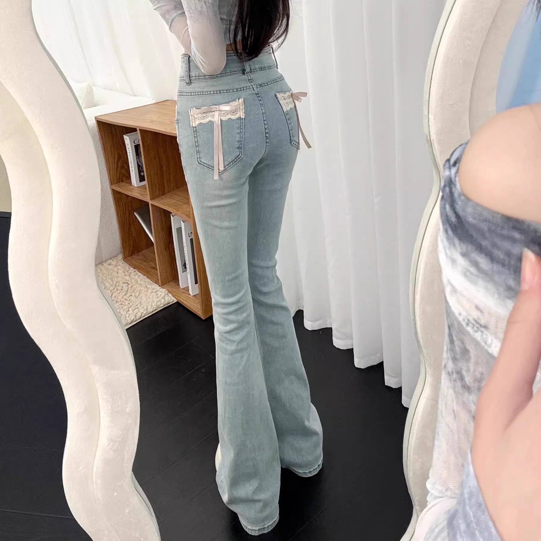 浅色蜜桃臀微喇牛仔裤女秋季2025新款高腰百搭小个子紧身牛仔裤