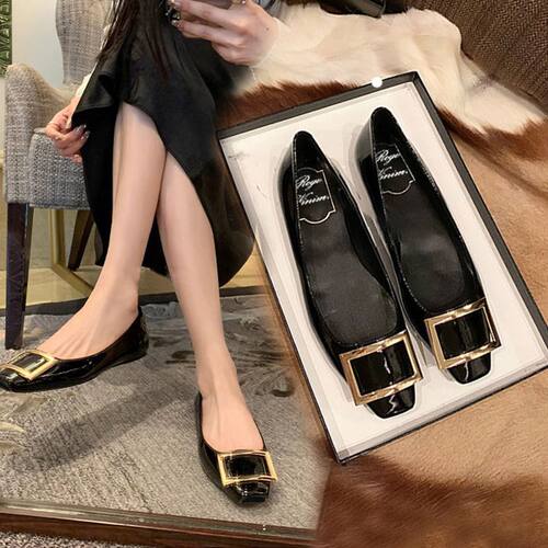 RV方扣rv女鞋春夏网红同款方扣婚鞋平底鞋方头浅口漆皮玛丽珍单鞋