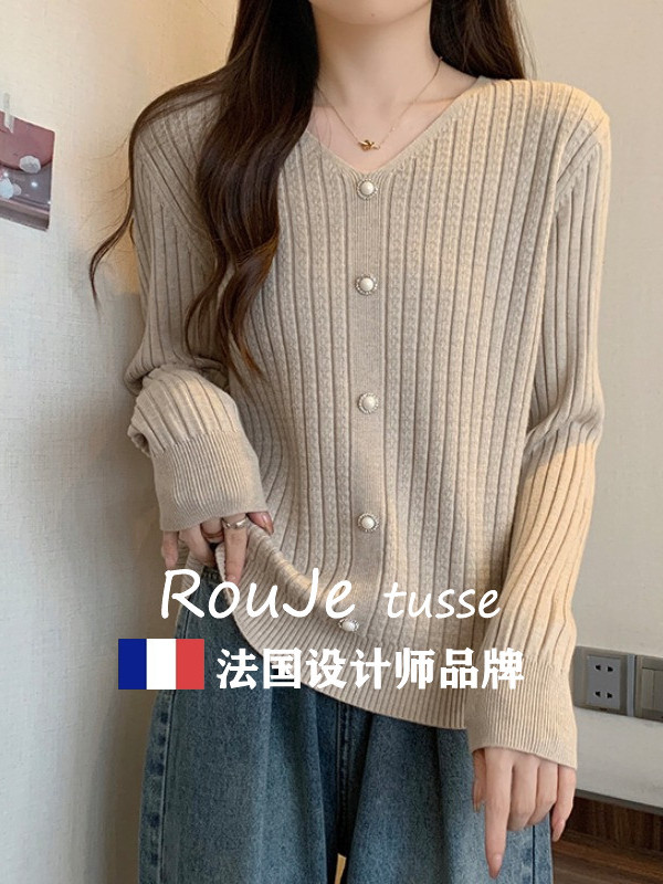 Rouje tusse大码女V领长袖羊毛针织衫女内搭羊绒毛衣显瘦软糯上衣