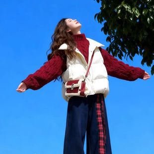 三件套装 2026超火冬装 一整套穿搭学院风圣诞红毛衣棉服马甲牛仔裤