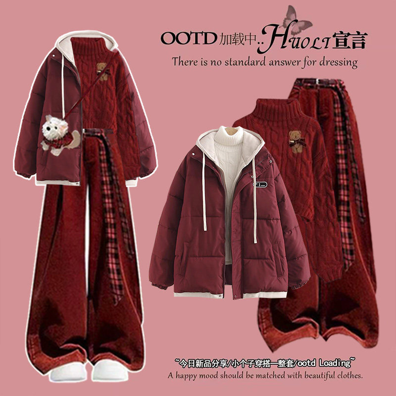 2025冬季套装女韩版宽松红色假两件棉服红色高领毛衣阔腿裤三件套