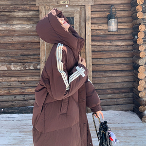 2024新款冬季羽绒服女连帽三条杠90白鸭绒外套加厚长款过膝面包服图片
