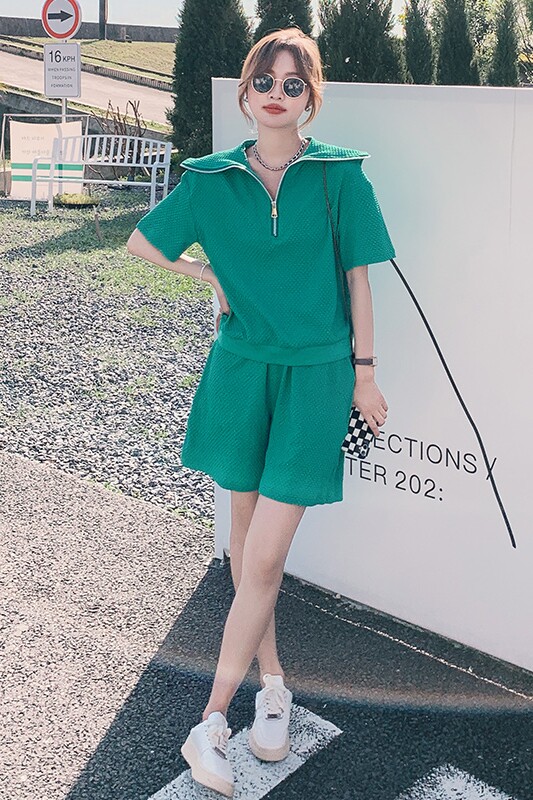 新款出货中！新面料纯色翻领海军领两件套2232P105控158有,女装套装/套裙,依依服饰
