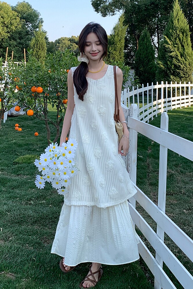 超好看度假风米白色无袖连衣裙女夏季绝美设计感气质鱼尾背心长裙,女装连衣裙,依依服饰