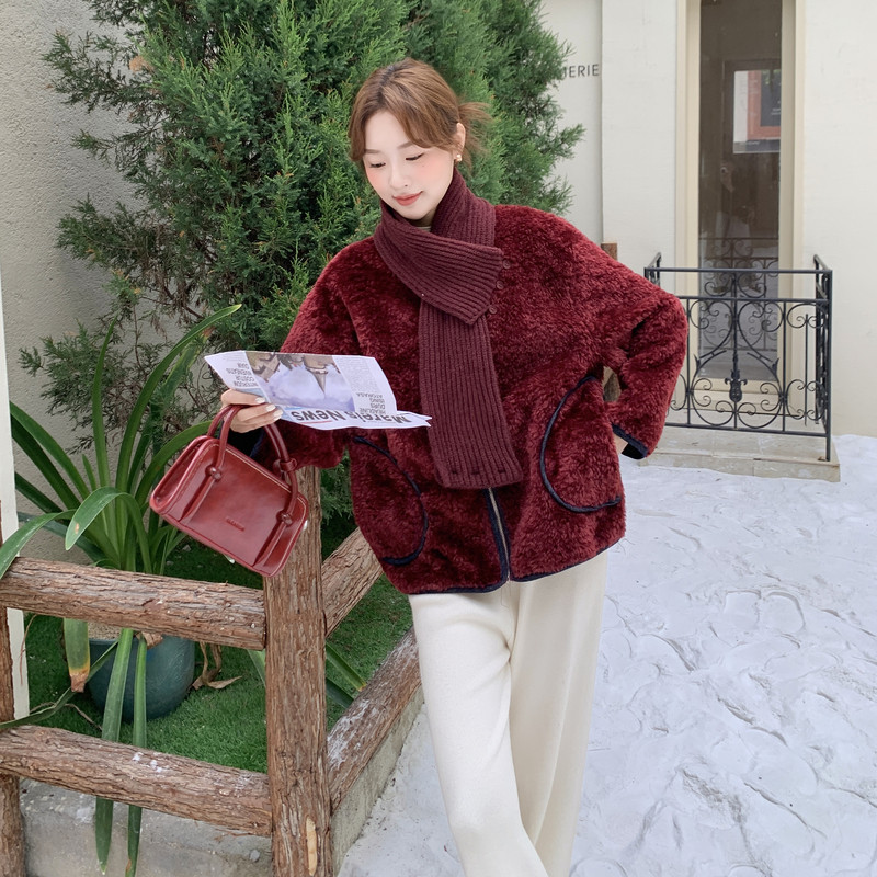 新品现货！围脖红色羊羔毛皮毛一体外套8508-P195控288配围巾,女装皮草,依依服饰