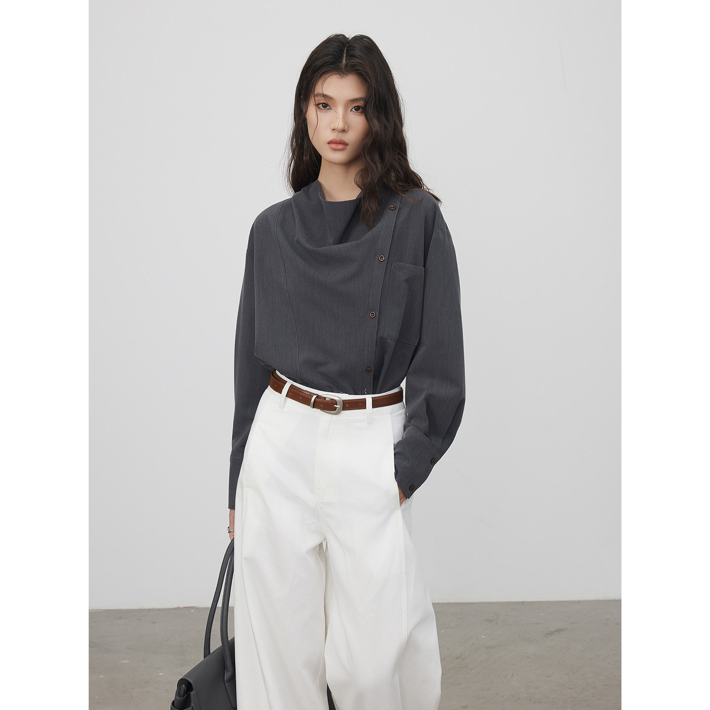 KEARA 灰色复古荡领长袖衬衫女春季设计感小众不规则通勤衬衣上衣