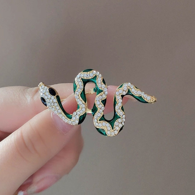 设计感新款蛇形胸针满钻灵蛇小众胸花领针西装百搭男女同款别针,饰品/流行首饰/时尚饰品新,胸针,淘宝优惠券,粉丝福利购,淘宝优惠卷