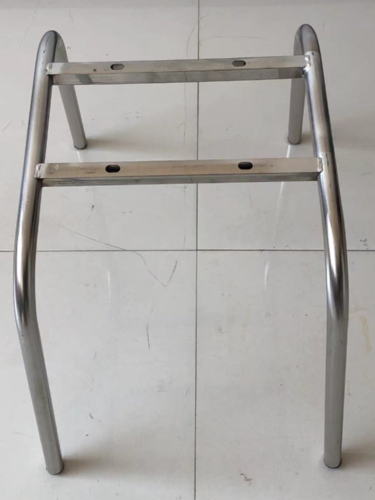 Stainless steel bracket, curved wood chair, office chair legs, school cafeteria chair legs, solid electroplated brackets, fast food restaurant chair legs