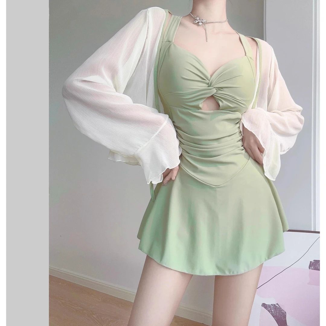 牛油果绿连体泳衣显瘦款温泉度假平角游泳衣女遮肚显瘦高级感泳衣