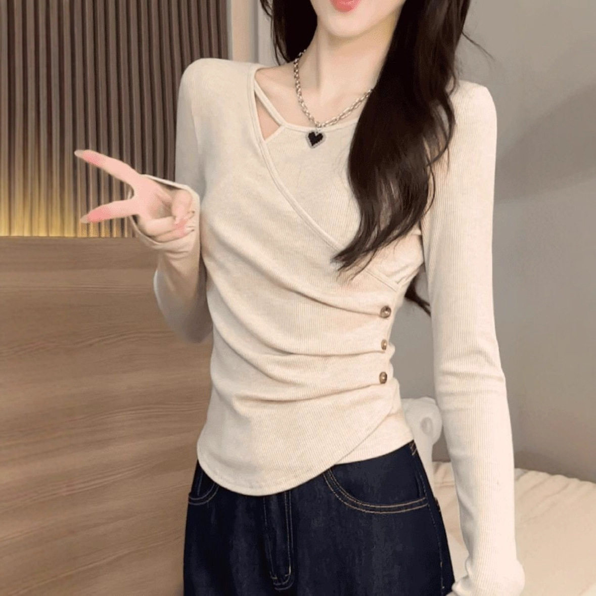 韩系辣妹风不规则长袖针织衫女春秋内搭高级感修身短款打底衫