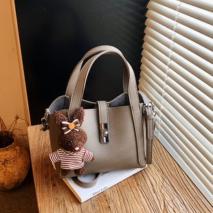 轻奢小众包包女式2025新款超火手提菜篮子包高级感百搭单肩斜挎包