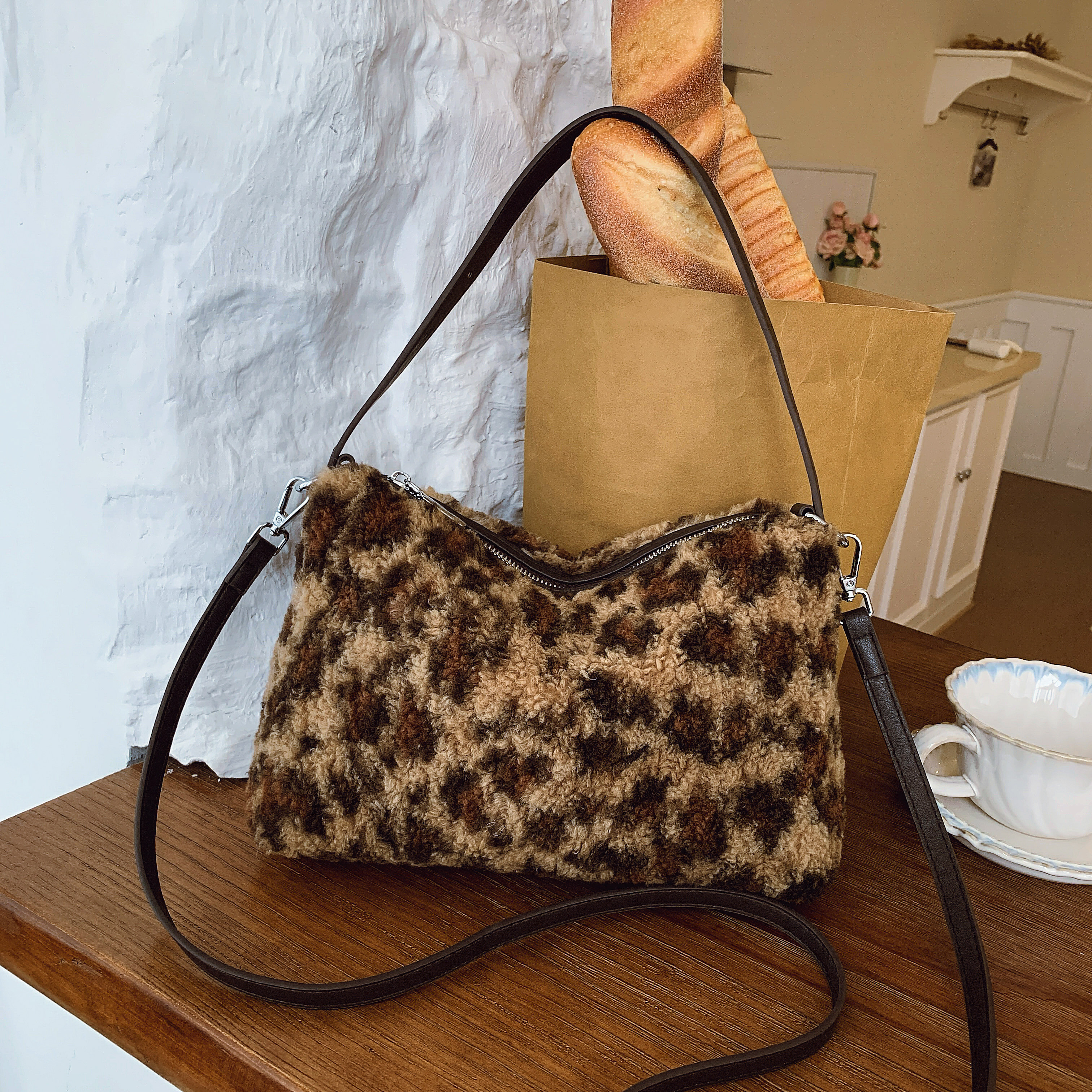 超火小包包女式2026新款秋冬豹纹毛毛包高级感百搭腋下单肩斜挎包