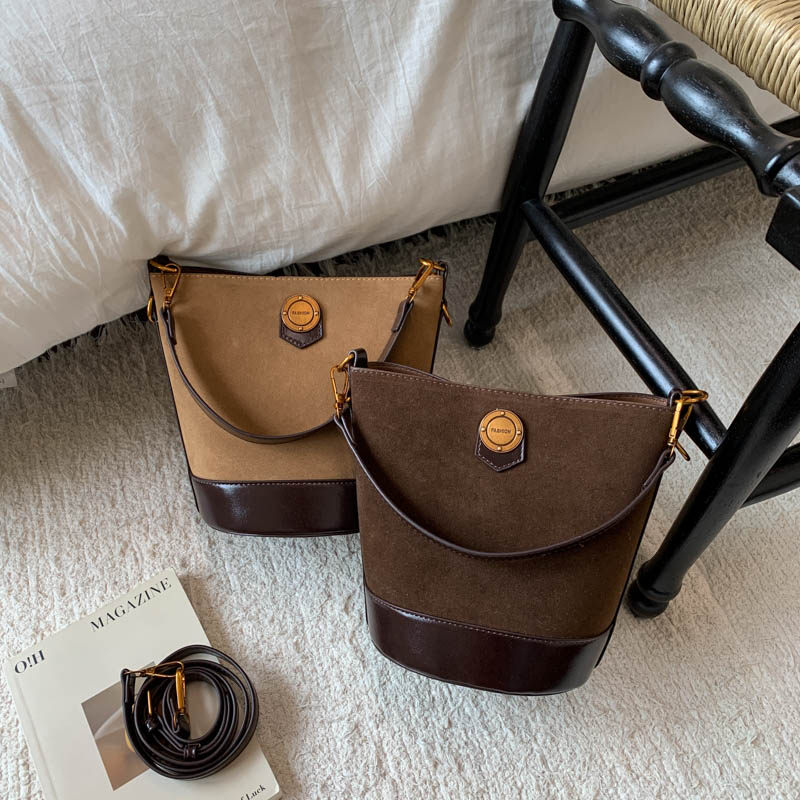 超火小包包女式2025新款小众磨砂手提水桶小包洋气百搭单肩斜挎包,箱包皮具/热销女包/男包,通用款女包,淘宝优惠券,粉丝福利购,淘宝优惠卷