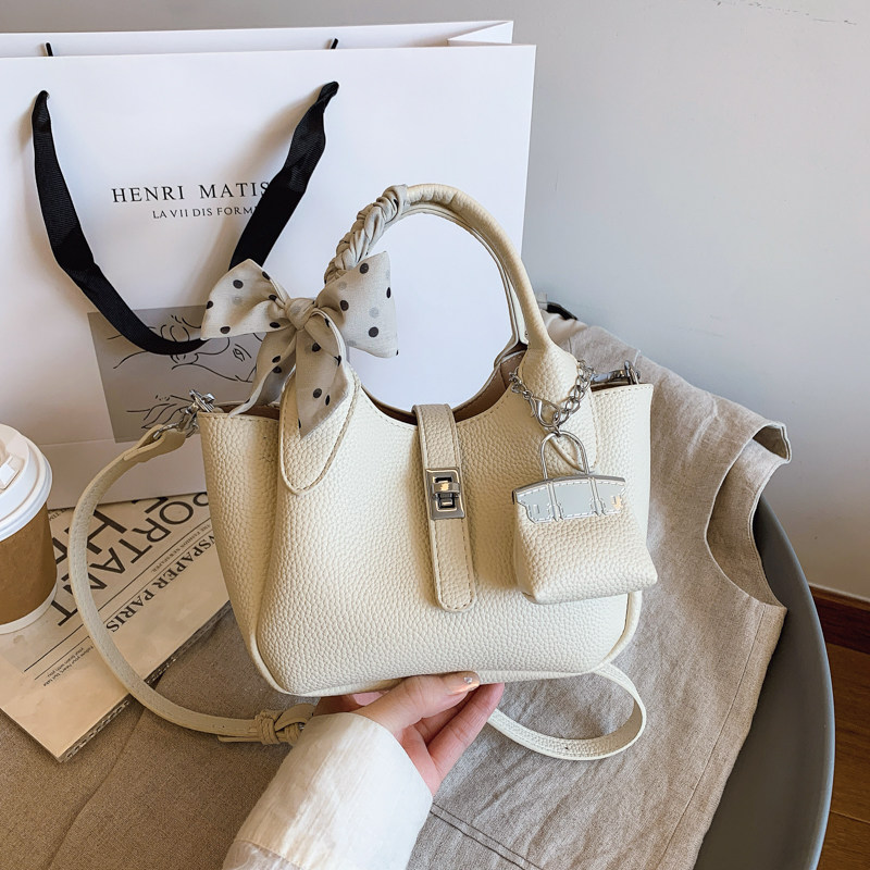 超火包包女式2025新款小众爆款百搭单肩斜挎包高级感洋气菜篮子包,箱包皮具/热销女包/男包,通用款女包,淘宝优惠券,粉丝福利购,淘宝优惠卷