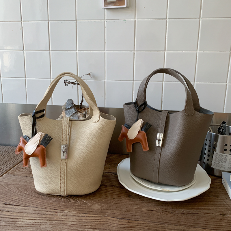 LAOYJA轻奢小众时尚手拎菜篮子包