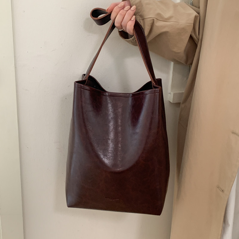 大容量包包女式2025新款超火小众通勤复古水桶包高级感百搭单肩包,箱包皮具/热销女包/男包,通用款女包,淘宝优惠券,粉丝福利购,淘宝优惠卷