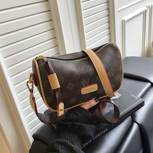 今年流行爆款包包女式2025新款超火老花腋下枕头包百搭单肩斜挎包